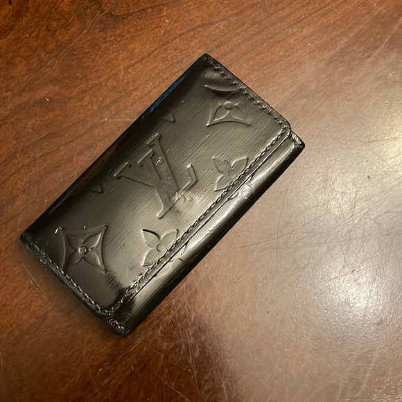 Louis Vuitton Accessories - Louis Vuitton Vernis Keyholder Dyed